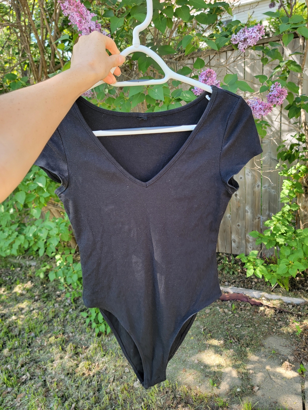 New Black V-Neck Short Sleeve Bodysuit ♡ Small